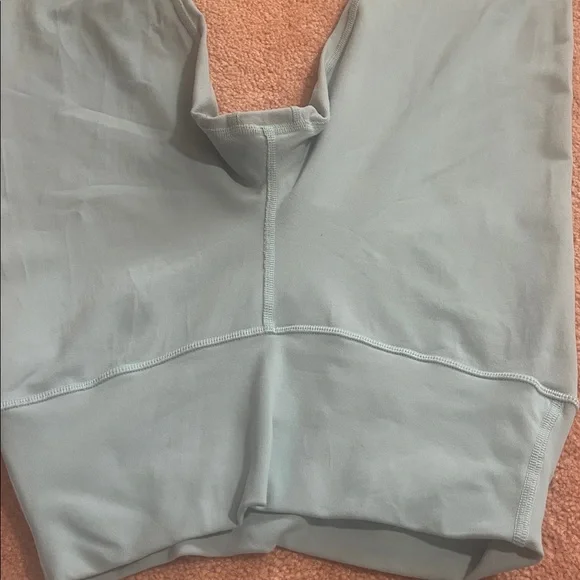 ALO Yoga Sky Blue Leggings in excellent condition - Picture 10 of 15